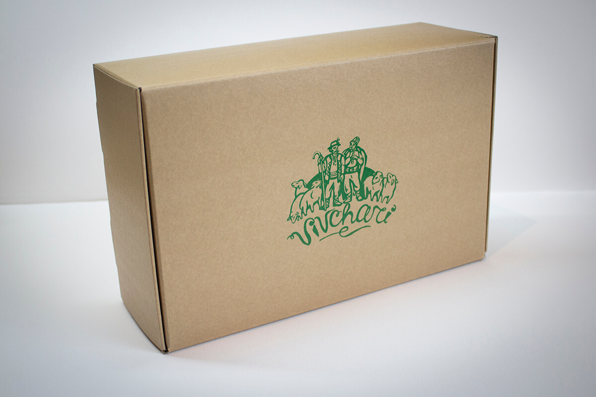 Упаковка заказать с логотипом. Крафтовая коробка. Крафт коробка с логотипом. Крафтовая коробка с логотипом. Картонная коробка с логотипом.