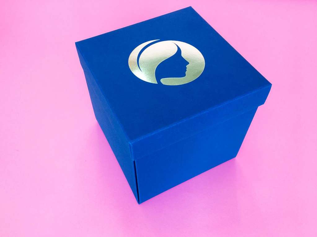 коробка под заказ из дизайнерского картона